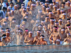 2014 奇祭「池ノ上みそぎ祭」（池ノ上裸祭）