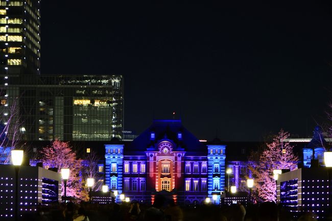 2014年12月24日（水）〜28日（日）の５日間に、東京駅開業100年周年を記念して、東京駅丸の内駅舎を“大正浪漫の色彩”でライトアップされる「東京ミチテラス2014」が開催されました。<br /><br />東京駅開業100周年をお祝いしようと、東京駅に訪れてみました。