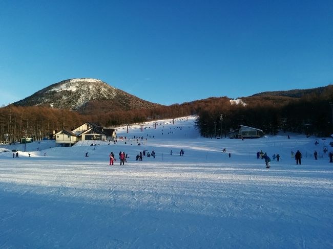 今年は珍しく12月に雪がいっぱい降り、スキー場も予定通りオープンしています。年に最低一回は滑りたいのでチョックラ行ってきました。