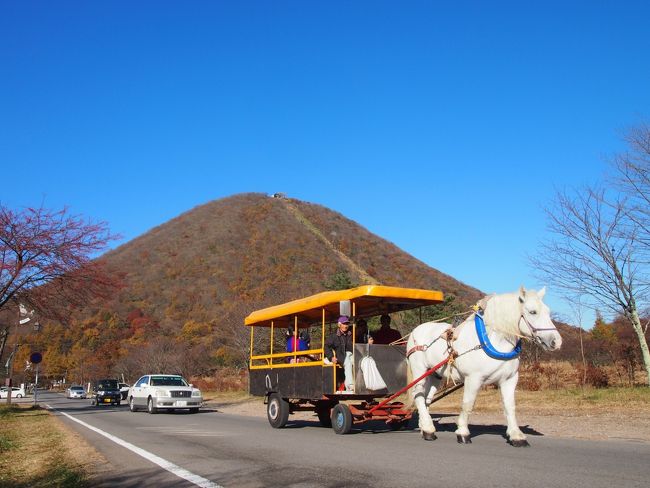 １０月３０日　<br />天気が良かったので、ネットで紅葉の名所など調べ、<br />いくつかあって、伊香保が良いと思い、出かけました＝3<br /><br />まずは榛名湖の辺りに行き、少し残ってる湖周辺の紅葉を<br />楽しみました。