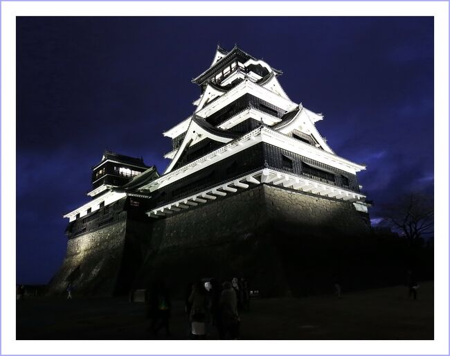 ■年末年始ロングドライブ旅/山口県・福岡県・佐賀県・長崎県・熊本県<br /><br /> 謹賀新年!4トラのみなさま、今年もよろしくお願い申し上げます。<br /><br />≪旅行1日目≫12月28日・・・・・・・・・・・・・・・・・・・・・・・・<br />▼早朝、広島市の自宅を出発<br />▼山陽自動車道防府東インタOFF、国道262号線へ<br />▼吉田松陰記念館/山口県萩市椿字鹿背ヶ坂<br />▼松下村塾/山口県萩市椿東<br />▼松陰神社/山口県萩市椿東<br />▼伊藤博文旧宅/山口県萩市椿東<br />▼萩城城下町/山口県萩市南古萩町<br />▼東後田の棚田/山口県長門市油谷東後畑<br />▼元乃隅稲成神社/山口県長門市油谷津黄<br />▼龍宮の潮吹き/山口県長門市油谷津黄<br />▼千畳敷/山口県長門市日置中<br />▼角島大橋/山口県下関市豊北町<br />▼土井ケ浜遺跡/山口県下関市豊北町<br />▼毘沙ノ鼻/山口県下関市吉母字御崎<br />▼北九州空港H泊<br />≪旅行2日目≫12月29日・・・・・・・・・・・・・・・・・・・・・・・・<br />▼北九州空港H出発 朝7時40分<br />▼志賀島金印公園/福岡県福岡市東区志賀島<br />▼志賀島蒙古塚/福岡県福岡市東区志賀島<br />▼今津地区の元寇防塁/福岡県福岡市西区今津<br />▼唐津城(通過)/佐賀県唐津市東城内<br />▼虹の松原(通過)/佐賀県唐津市鏡<br />▼風の見える丘公園・呼子大橋/佐賀県唐津市呼子町<br />▼名護屋城跡/佐賀県唐津市鎮西町<br />▼波戸岬/佐賀県唐津市鎮西町<br />▼浜野浦の棚田/佐賀県東松浦郡玄海町<br />▼忘年会(ミニ同窓会)/長崎県長崎市新地町<br />▼長崎駅前H泊<br />≪旅行3日目・12月30日≫・・・・・・・・・・・・・・・・・・・・・・・・<br />▼長崎駅前H出発 朝6時00分<br />▼稲佐山夜景/長崎県長崎市淵町<br />▼千々石断層/長崎県雲仙市千々石町<br />▼千々石町の清水棚田/長崎県雲仙市千々石町<br />▼日本一長い105mの足湯/長崎県雲仙市小浜町<br />▼雲仙大仏/長崎県雲仙市小浜町<br />▼雲仙地獄めぐり/長崎県雲仙市小浜町<br />▼雲仙お山の情報館/長崎県雲仙市小浜町<br />▼仁田峠第2展望所/長崎県南島原市深江町<br />▼仁田峠循環自動車道路/長崎県雲仙市?南島原市<br />▼礫石原公園/長崎県島原市礫石原町<br />▼島原武家屋敷/長崎県島原市下の丁<br />▼有明フェリー乗船/多比良港~長洲港へ<br />▼石貫ナギノ横穴群/熊本県玉名市石貫<br />▼田原坂公園/熊本県熊本市北区植木町<br />▼熊本市内H泊<br />≪旅行4日目・12月31日≫・・・・・・・・・・・・・・・・・・・・・・・・<br />▼熊本市内H出発 朝5時50分<br />▼阿蘇谷の霜景色/熊本県阿蘇市黒川<br />▼フォトスポット山田パーキング/熊本県阿蘇市山田<br />▼フォトスポット湯浦パーキング/熊本県阿蘇市湯浦<br />▼大観峰/熊本県阿蘇市山田<br />▼かぶと岩展望所/熊本県阿蘇市西小園<br />▼ラピュタの道/ 熊本県阿蘇市狩尾<br />▼米塚/熊本県阿蘇市乙姫<br />▼草千里/熊本県阿蘇市赤水<br />▼阿蘇中岳/熊本県阿蘇市黒川<br />▼南阿蘇白川水源駅/熊本県阿蘇郡南阿蘇白川<br />▼見晴台駅/熊本県阿蘇郡南阿蘇村<br />▼月廻り温泉公園/熊本県阿蘇郡高森町<br />▼道の駅「阿蘇」/熊本県阿蘇市黒川<br />▼古閑の滝/ 熊本県阿蘇市一の宮町<br />▼数鹿流ケ滝/熊本県阿蘇郡南阿蘇村<br />▼熊本市内H2泊目<br />≪旅行5日目・新年1月1日≫・・・・・・・・・・・・・・・・・・・・・・・・<br />▼熊本市内H出発 朝5時30分<br />▼初詣!加藤神社/熊本県熊本市中央区本丸<br />▼熊本城/熊本県熊本市中央区本丸<br />▼関門海峡ミュージアム/福岡県北九州市門司区<br />▼和布刈神社/福岡県北九州市門司区<br />▼関門トンネル→中国自動車道→山陽自動車道<br />▼広島市の自宅着<br /><br />【 手記 】<br /> 4トラのみなさま、明けましておめでとうございます。<br /> 恒例となった年末年始の旅。九州は今までに何度も何度も訪れている地ですが、今回は山口萩・角島から北九州へ入り、門司~福岡~名護屋~浜野浦~長崎市内~島原半島~熊本市内~阿蘇方面をウロチョロしてきました。<br /> 車旅ですから細かい予定はなにもありません。いつものように想い出がある地を中心に走り回るルートを適当に決めて旅立って行くだけです。予定と言えば、夫婦そろってお世話になった大学の先輩に長崎で再会して忘年会(同窓会)を行うことくらいです。<br /> 阿蘇では早朝に展望所から見た輝く朝陽と白い綿のような雲海がたいへんきれいでした。またミルクロードからラピュタの道を初走破し、その絶景には感動しました。なお、元旦初詣は熊本城・加藤神社まで行って参りました。