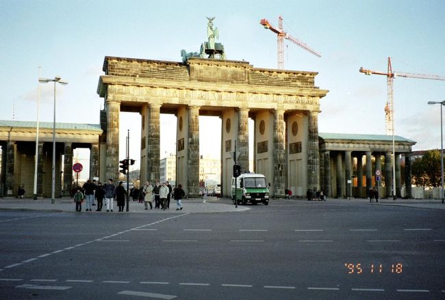 1995年11月18日　土曜日<br /><br />ポツダムからベルリンに戻り、ユースホステルにチェックイン。<br />その後市内観光へ出かける。