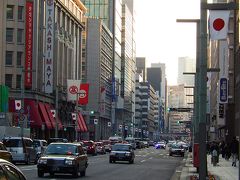 今年初めて東京駅八重洲口より日本橋三井タワー迄歩く