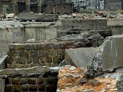 ★かつては海底炭鉱で栄えた端島（軍艦島）の廃墟へ