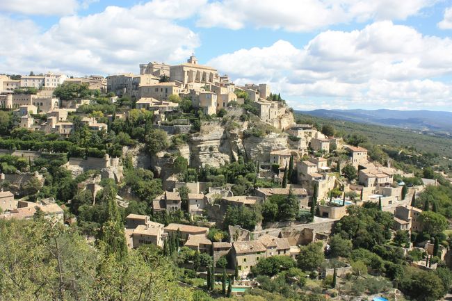 今年の夏は南フランスを周遊！<br />楽しい旅を満喫してきました。<br /><br />8/9　関空出発～上海乗継<br />8/10 パリ～ニース<br />8/11 エズ～モナコ<br />8/12 ニース～サントノラ島(カンヌ)<br />8/13 エクス＝アン＝プロヴァンス<br />8/14 アヴィニョン<br />8/15 アヴィニョン(リュベロン地方バスツアー)<br />8/16 パリ発<br />8/17 上海～関空