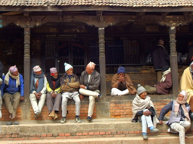 2014年ー2015年年末年始の旅はネパールに行ってきました。<br />いつもどおり、短期間で全部行ってやる～と、見えない相手に挑戦状を<br />たたきつける気持ちで、日程を詰め込みました。<br /><br />以下日程です。<br />12/26　羽田⇒上海　上海泊<br />12/27　上海⇒デリー　デリー泊<br />12/28　デリー⇒カトマンズ　カトマンズ泊<br />12/29　カトマンズ⇒ポカラ　ポカラ泊<br />12/30　ポカラ⇒ダンプス　ダンプス泊<br />12/31　ダンプス⇒サランコット⇒ポカラ　ポカラ泊<br />1/1　　ポカラ⇒カトマンズ⇒ナガルコット　ナガルコット泊<br />1/2　　ナガルコット⇒カトマンズ　カトマンズ泊★今ココ<br />1/3　　カトマンズ⇒デリー⇒上海<br />1/4　　上海⇒成田<br />