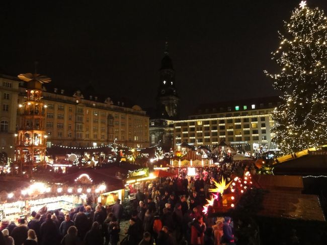 2014年12月9～16日まで、ドイツのクリスマスマーケットを巡ってきました。<br />★コースは個人手配でロンドン（スタンステッド空港）～ドイツのニュルンベルク～ローテンブルク～ドレスデン～ライプチヒ～ロンドン（スタンステッド空港）です。<br /><br />ここではドレスデンとライプチヒのクリスマスマーケット＋街観光について。<br />ドレスデンは今回の旅行で一番好きになった街です(*´▽｀*)<br />ライプチヒはライアンエアーが発着してるドレスデンに近い都市ってことで立ち寄ったのですが、近代的なきれいな街でなかなか良かったです～♪<br /><br />