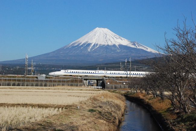 雪景色の富士山をバックに新幹線の写真を撮りに行きます。<br /><br />鉄道写真の撮影ポイントとして有名なところです。<br />