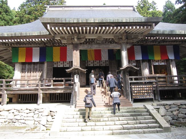 ３日目は少し足を伸ばして山形県の山寺へ行きました。