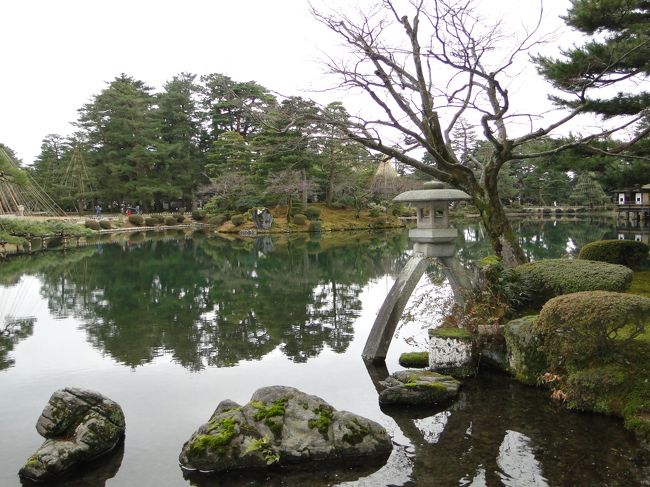 東京駅からＭＡＸときで越後湯沢。はくたかで金沢。サンダーバードで福井。先ず曹洞宗大本山永平寺へ。福井市内で寒ブリ、甘海老など食べてアパホテル。　　<br /><br />二日目。芦原温泉からバスで東尋坊。しらさぎで金沢。西茶屋街。兼六園と東茶屋街見て高岡。スーパーホテル。<br /><br />三日目。高岡大仏見て。忍者ハットリ君列車で氷見。バスで道の駅、番屋街。氷見の寒ブリ刺身としゃぶしゃぶとブリ大根を食べて軽く？一杯。高岡へ戻り一路新潟へ。今日もスーパーホテル。<br /><br />四日目。快速べにばなで米沢。北陸には雪無かったので待望の雪見酒。高畑駅の温泉に入りレストランで米沢牛食べて山形新幹線つばさで帰郷。１４３８キロの旅でした。泊りは安くディナーは豪華に。旨い日本酒沢山飲みました。<br />