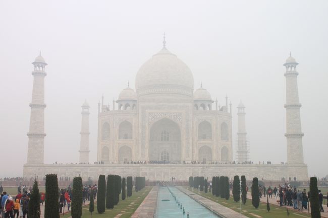 インドの旅：4日目（霧のアグラ編）