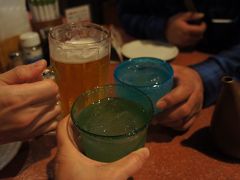 竹富・宮古へのんびり旅　那覇一泊編　「一郎屋」でお刺身と天ぷら、「かなぐすく」でライブとちゃんぷるーを楽しみ、地元での泡盛の飲み方を教わりました