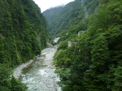 夏の黒部峡谷トロッコ電車を堪能！