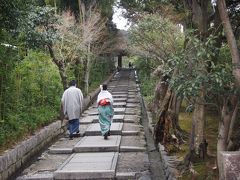 雰囲気満点の「清水坂」