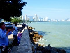 Singapore シンガポールからの週末エスケープ　ふらり　ペナン　Aimlessly to Penang, Stool of kopitiam and rustic coffee spoon. And the girl who looks at mainland beyond sea