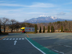 信用金庫ご一行は　フルーツ公園のホテルから　サントリー白洲工場見学へ