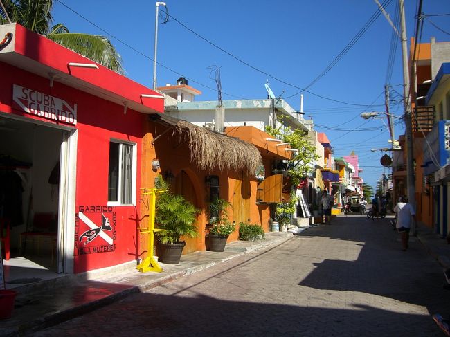 2011年から2012年の年末年始はメキシコ・キューバへ行ってきました。<br />キューバも「カンクンから航空券取れたラッキ」くらいな軽いノリでしたが行けました 笑<br /><br />★アメリカン航空 カンクンin メキシコシティout 179800円<br /><br />あとは現地で手配するラフな旅行でした