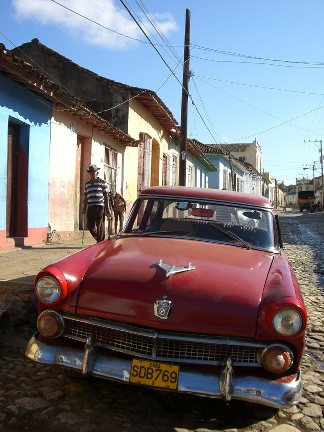 <br />2011年から2012年の年末年始はメキシコ・キューバへ行ってきました。<br />キューバも「カンクンから航空券取れたラッキ」くらいな軽いノリでしたが行けました 笑<br /><br />★アメリカン航空 カンクンin メキシコシティout 179800円<br /><br />あとは現地で手配するラフな旅行でした<br /><br />キューバまでの航空券はカンクンのアエロメキシコ航空事務所で <br />★カンクンーハバナ ハバナーメキシコシティで 5283ペソでした<br /><br /><br /><br />