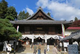 2014秋、飯田の元善光寺(1/2)：弓道場、山門、梵鐘、本堂、菊の花、梵鐘