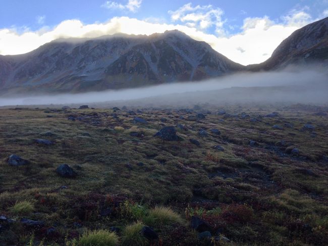 北陸の旅、朝霧の立山室堂で白虹を見る。日本最高所みくりが池温泉から能登和倉温泉へ