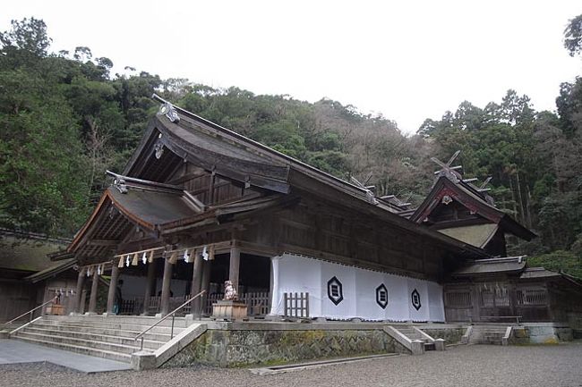 ■美保神社<br />http://www.mihojinja.or.jp/<br /><br />■美保関<br />http://www.mihonoseki-kankou.jp/<br />http://miho.sanin.jp/<br /><br />■境港観光協会<br />http://www.sakaiminato.net/<br /><br />■境港水産物直売センター<br />http://www.sanmaki-direct.jp/<br /><br />■妖怪食品研究所<br />http://www.kenkyujo.jp/<br /><br />■妖怪楽園<br />http://www.yokairakuen.jp/<br /><br />■千代むすび酒造<br />http://www.chiyomusubi.co.jp/