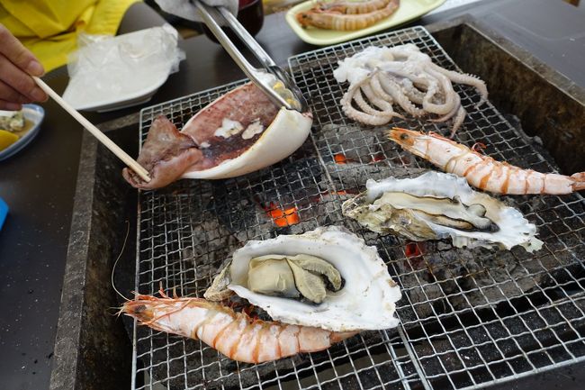 最近糸島の牡蠣小屋のことをテレビでやってたのを見て、食べたくなったので行ってみた。<br />ついでで申し訳ないが太宰府天満宮へも寄ってみた。<br />糸島には牡蠣小屋の他、お洒落なカフェなども沢山あって、出来ればもっとゆっくりしたかった。