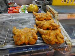 釜山・徳浦市場（沙上）で、フライドチキンを一匹丸かじり～　