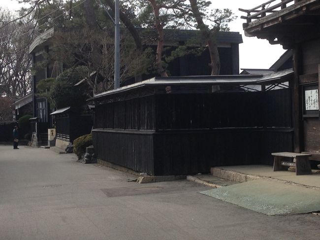 新潟　行ってきました。<br /><br />『粋な黒塀』は日本の伝統美。美しい～～！！<br /><br />　歩きながら歌ってました♪<br />