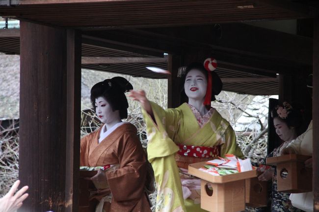 2月の節分を機会に京都の八坂神社と北野天満宮の「豆まき」の撮影に行ってきました。