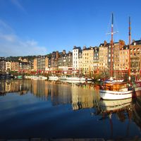 2014年　今年のフランス前半は妹二人も一緒　　オンフルール・朝の旧バッサンはまだ夢の中