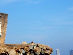 2 Singapore シンガポールからの週末エスケープ　ふらり　ペナン　Aimlessly to Penang, Stool of kopitiam and rustic coffee spoon. And the girl who looks at mainland beyond sea