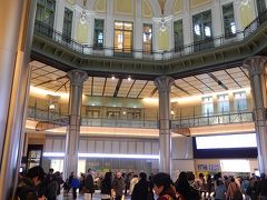 東京駅丸の内側駅舎付近の風景