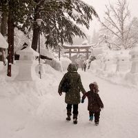 幻想的！上杉雪灯籠祭り