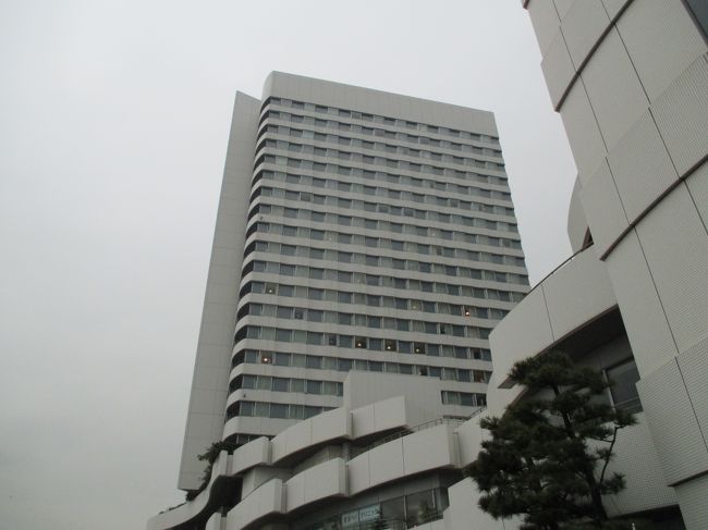 ホワイトデーにホテルステイをプレゼントしてもらいました。生憎の天気で、部屋からの眺めは残念な感じでしたが、ラグジュアリーな雰囲気を味わい、最高な小旅行でした。<br /><br /> <宿泊先><br /> <br /> インターコンチネンタルホテル東京ベイ<br /> <br /> ・クラブルーム@リバービュー