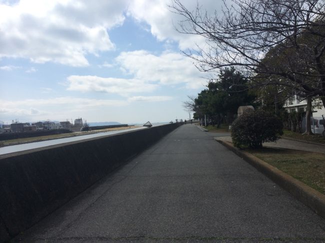 　春の風が快い季節となったので、海岸をサイクリングしてきました。