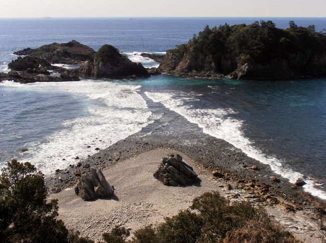 仕事の関係で和歌山県西牟婁郡すさみ町へ行く機会があったので、海岸美と豊かな緑に囲まれたすさみ町の見所「すさみ八景」を巡ってきました。