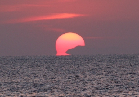 不動岩から初めてだるま夕陽を見ました。