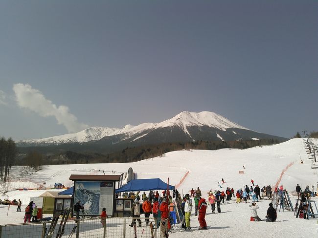 もう早くも今年も３月下旬に入りました。温かい日が続く中、スノーボードシーズンももう終わりかけです。<br />ですが、今年は家のことでかなり忙しく、個人的にシーズンが始まったのが２月下旬。<br />でも、雪が多くシーズンが長そうです。ということで、いつもの友人と開田高原マイアスキー場へ行ってきました。<br />御岳山はまだ噴煙が上り、時折硫黄のにおいがスキー場でも感じられました。<br />帰りにはいつもの様に温泉に入っていきました。。。