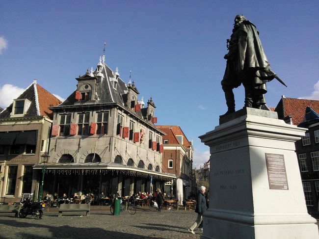 ずっと行きたかったオランダ。<br />博物館、美術館の改装が終わるのを待ってついに実現することができました！<br /><br />旅のテーマは黄金時代のオランダ。<br /><br />こちらの旅行記を参考にしたり、自分なりに調べて楽しんできました。<br /><br />できるだけ詳しく記録していきますので、これから行く人の参考になれば幸いです。<br /><br />1日目　　成田-アムステルダム<br />2日目　　ロッテルダム＆デン・ハーグ観光　<br />3日目　　ライデン＆ホールン観光　★<br />4-5日目　アムステルダム観光<br />6-7日目　アムステルダム-成田