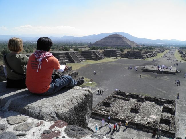 2011年 メキシコシティ滞在(5 days) =Day 2= ～ピラミッドへ上り、2つの世界遺産を巡る！～