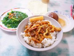 春のアジア三都めぐり　台北編その２（里長伯で臭豆腐，鬍鬚張魯肉飯，豆花荘，金峰魯肉飯，九份，姜太太包子店，士林夜市，阜杭豆漿，博多一蘭，仙台空港）