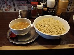 勢拉で３７５ｇのつけ麺食べました