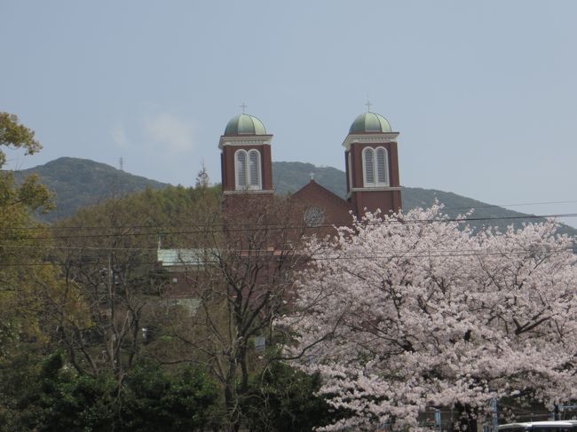 ひさしぶりに長崎を訪ねてみました。外人観光客の多さに驚きました。<br />3月31日 九十九島 パールリゾート<br />4月1日 雲仙ドライブ 島原の癒し旅<br />4月2日 長崎でお花見<br />4月3日 出島 春の嵐