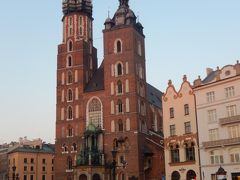 ポーランド　「行った所・見た所」　クラクフ（ヴィアヴィル城附近から中央広場へ）