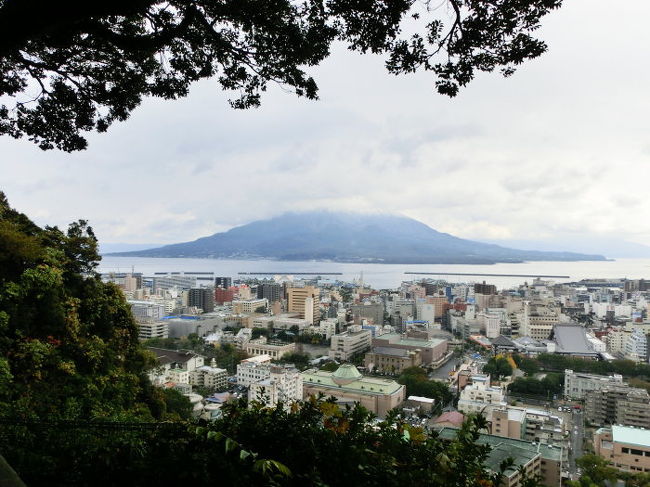 ホテルをチェックアウトして、鹿児島市内を観光するため鹿児島中央駅へ向かいました。<br /><br />周遊バスにのって観光地巡りです。