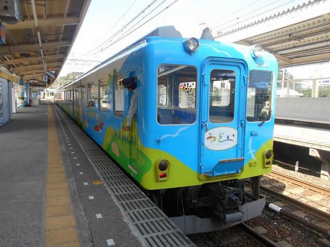 楽しい乗り物シリーズ、<br /><br />今回は、近畿日本鉄道　「つどい」をご紹介します。<br /><br />名古屋へ仕事のついでに訪れてみました。<br /><br /><br />★楽しい乗り物シリーズ<br /><br />ＳＬニセコ号＆美深トロッコ(北海道)<br />http://4travel.jp/travelogue/10588129<br />富士登山電車(山梨)<br />http://4travel.jp/travelogue/10418489<br />旭山動物園号（北海道）<br />http://4travel.jp/travelogue/10431501<br />カシオペア(北海道)<br />http://4travel.jp/travelogue/10578381<br />おおぼけトロッコ号(徳島)<br />http://4travel.jp/travelogue/10590175<br />ＳＬ会津只見号（福島）<br />http://4travel.jp/travelogue/10561966<br />トロッコ列車「シェルパ君」（群馬）<br />http://4travel.jp/travelogue/10521246　　<br />つばめ＆はやとの風＆しんぺい（鹿児島＆熊本）<br />http://4travel.jp/travelogue/10577148<br />牛川の渡し（愛知）<br />http://4travel.jp/travelogue/10519148<br />ＤＭＶ（デュアル・モード・ビークル）（北海道）<br />http://4travel.jp/travelogue/10462428<br />ツインライナー＆浦賀渡し船（神奈川）<br />http://4travel.jp/travelogue/10514989<br />リンガーベル＆我入道の渡し（静岡）<br />http://4travel.jp/travelogue/10519012<br />ＪＲ西日本「鬼太郎列車」（鳥取）<br />http://4travel.jp/travelogue/10439595<br />奥出雲おろち号(島根)<br />http://4travel.jp/travelogue/10595300<br />富良野・美瑛ノロッコ号(北海道)<br />http://4travel.jp/travelogue/10613668<br />岡山電気軌道「たま電車」（岡山）　<br />http://4travel.jp/travelogue/10416889<br />小田急ロマンスカー「サルーン席」（神奈川）<br />http://4travel.jp/traveler/satorumo/album/10448952/<br />お座敷列車「桃源郷パノラマ」号（山梨）<br />http://4travel.jp/traveler/satorumo/album/10447711/<br />「お座敷うつくしま浜街道」号（茨城）<br />http://4travel.jp/traveler/satorumo/album/10435948/<br />小堀の渡し（茨城）<br />http://4travel.jp/traveler/satorumo/album/10425647/<br />こうや花鉄道「天空」（和歌山）<br />http://4travel.jp/traveler/satorumo/album/10427331/<br />たま電車＆おもちゃ電車＆いちご電車（和歌山）<br />http://4travel.jp/traveler/satorumo/album/10428754/<br />「世界一長い」モノレール（徳島）<br />http://4travel.jp/traveler/satorumo/album/10450801/<br />そよ風トレイン117（愛知・静岡）<br />http://4travel.jp/traveler/satorumo/album/10492138/<br />リゾートビューふるさと（長野）<br />http://4travel.jp/traveler/satorumo/album/10515819/<br />ＳＬひとよし＆ＫＵＭＡ＆いさぶろう（熊本）<br />http://4travel.jp/traveler/satorumo/album/10421906/<br />みすゞ潮彩号（山口）<br />http://4travel.jp/traveler/satorumo/album/10450814/<br />ボンネットバスで行く小樽歴史浪漫（北海道）<br />http://4travel.jp/traveler/satorumo/album/10432575/<br />いわて・平泉文化遺産号（岩手）<br />http://4travel.jp/traveler/satorumo/album/10590418/<br />お座敷列車・平泉文化遺産号（宮城）<br />http://4travel.jp/traveler/satorumo/album/10594639/<br />京とれいん（京都）<br />http://4travel.jp/traveler/satorumo/album/10604151/<br />かしてつバス（茨城）<br />http://4travel.jp/traveler/satorumo/album/10607951/<br />コスモス祭りに走る“松山人車軌道”(宮城)<br />http://4travel.jp/traveler/satorumo/album/10619155/<br />ＪＲ石巻線＆仙石線（宮城）<br />http://4travel.jp/traveler/satorumo/album/10610832/<br />リゾートやまどり(群馬)<br />http://4travel.jp/traveler/satorumo/album/10624619/ <br />海幸山幸（宮崎）<br />http://4travel.jp/traveler/satorumo/album/10626438/<br />指宿のたまて箱（鹿児島）<br />http://4travel.jp/traveler/satorumo/album/10628464/<br />Ａ列車で行こう（熊本）<br />http://4travel.jp/traveler/satorumo/album/10631554/<br />あそぼーい!（熊本)<br />http://4travel.jp/traveler/satorumo/album/10634616/<br />さくらんぼ風っこ(山形)<br />http://4travel.jp/traveler/satorumo/album/10692556/<br />尾瀬夜行23:55（福島)<br />http://4travel.jp/traveler/satorumo/album/10702090/<br />ジパング平泉(岩手)<br />http://4travel.jp/traveler/satorumo/album/10710506<br />かき鍋クルーズ(宮城)<br />http://4travel.jp/traveler/satorumo/album/10752892/<br />JR気仙沼線　“BRT”(宮城)<br />http://4travel.jp/traveler/satorumo/album/10760789/<br />ポケモントレイン気仙沼(岩手＆宮城)<br />http://4travel.jp/traveler/satorumo/album/10763358/<br />南海電鉄「ラピート」（大阪）<br />http://4travel.jp/traveler/satorumo/album/10800370 <br />京阪電鉄「京阪特急」（京都）<br />http://4travel.jp/traveler/satorumo/album/10800884/<br />近畿日本鉄道「ビスタカー」（京都＆奈良）<br />http://4travel.jp/traveler/satorumo/album/10802318<br />近畿日本鉄道「しまかぜ」（大阪＆奈良）<br />http://4travel.jp/travelogue/10803761<br />近畿日本鉄道「伊勢志摩ライナー」（奈良＆京都） <br />http://4travel.jp/traveler/satorumo/album/10806901/<br />土佐くろしお鉄道「ごめん・なはり線 展望デッキ車両」（高知）<br />http://4travel.jp/traveler/satorumo/album/10813201<br />ＪＲ四国　「海洋堂ホビートレイン」（高知）<br />http://4travel.jp/traveler/satorumo/album/10814054/<br />湯西川ダックツアー（栃木）<br />http://4travel.jp/traveler/satorumo/album/10816706/<br />東武鉄道「スカイツリートレイン南会津号」（栃木＆埼玉＆東京）<br />http://4travel.jp/traveler/satorumo/album/10819869/<br />東武鉄道「スペーシア」（東京＆栃木）<br />http://4travel.jp/traveler/satorumo/album/10820730/ <br />肥薩おれんじ鉄道　「おれんじ食堂」（熊本＆鹿児島）<br />http://4travel.jp/traveler/satorumo/album/10827593<br />ＪＲ東日本「ＳＬ銀河」（岩手）<br />http://4travel.jp/travelogue/10893431<br />三陸鉄道「南リアス線」（岩手）<br />http://4travel.jp/travelogue/10895080<br />ＪＲ東日本「NO.DO.KA」(新潟)<br />http://4travel.jp/travelogue/10904325<br />ＪＲ東日本「越乃Shu*Kura」（新潟）<br />http://4travel.jp/travelogue/10906874<br />ＪＲ東日本「ＳＬばんえつ物語」(新潟＆福島)<br />http://4travel.jp/travelogue/10909105<br />わたらせ渓谷鐵道「トロッコわたらせ渓谷号」（群馬）<br />http://4travel.jp/travelogue/10653503<br />ＪＲ北海道「流氷ノロッコ号＆ＳＬ冬の湿原号」（北海道）<br />http://4travel.jp/travelogue/10636606<br />ボンネットバス「函館浪漫号」 (北海道)<br />http://4travel.jp/travelogue/10439020<br />ＳＬ函館大沼号＆定期観光バス「ハイカラ號」(北海道)<br />http://4travel.jp/travelogue/10461438<br />ＪＲ大船渡線　“BRT”(岩手＆宮城)　　　　<br />http://4travel.jp/travelogue/10896079<br />ＪＲ東日本「きらきらうえつ」（山形＆秋田）<br />http://4travel.jp/travelogue/10939550<br />伊豆急行「リゾート２１」（静岡）<br />http://4travel.jp/travelogue/10946692<br />ＪＲ東日本「リゾートみのり」(宮城＆山形)<br />http://4travel.jp/travelogue/10973345<br />ＪＲ東日本「とれいゆつばさ」(山形)<br />http://4travel.jp/travelogue/10977124<br />富士急行「フジサン特急」(山梨)<br />http://4travel.jp/travelogue/10979453<br />ＪＲ西日本「トワイライトエクスプレス」(北海道＆新潟)<br />http://4travel.jp/travelogue/10982824<br />富山地方鉄道「レトロ電車」(富山)<br />http://4travel.jp/travelogue/10983819<br />しなの鉄道「ろくもん」（長野）<br />http://4travel.jp/travelogue/10991507<br />北近畿タンゴ鉄道(京都丹後鉄道)「丹後あかまつ号」（京都＆兵庫）<br />http://4travel.jp/travelogue/10997325<br />富山地方鉄道「アルプスエキスプレス」(富山）<br />http://4travel.jp/travelogue/10999061<br />近畿日本鉄道「つどい」(三重)<br />http://4travel.jp/travelogue/11001558<br />大井川鐵道「南アルプスあぷとライン＆ＳＬかわね路号」(静岡)<br />http://4travel.jp/travelogue/11019512<br />ひたちＢＲＴ(茨城)<br />http://4travel.jp/travelogue/11025954<br />八幡平ボンネットバス（岩手）<br />http://4travel.jp/travelogue/11039600<br />ＪＲ四国「伊予灘ものがたり」（愛媛）<br />http://4travel.jp/travelogue/11041778<br />ＪＲ四国「鉄道ホビートレイン」（愛媛＆高知）<br />http://4travel.jp/travelogue/11043511　　<br />高千穂あまてらす鉄道(宮崎)<br />http://4travel.jp/travelogue/11049626<br />くま川鉄道「田園シンフォニー」(熊本)<br />http://4travel.jp/travelogue/11052103<br />西日本鉄道「旅人」(福岡)<br />http://4travel.jp/travelogue/11053772<br />JR北海道＆東日本「夜行急行列車はまなす」(北海道)<br />http://4travel.jp/travelogue/11073488<br />JR東日本「おいこっと」（長野)<br />http://4travel.jp/travelogue/11076547<br />のと鉄道　「のと里山里海号」（石川)<br />http://4travel.jp/travelogue/11100480<br />JR西日本　「花嫁のれん」(石川)<br />http://4travel.jp/travelogue/11100917<br />JR西日本　「ベル・モンターニュ・エ・メール(べるもんた)」(富山)<br />http://4travel.jp/travelogue/11102039<br />えちぜん鉄道　「きょうりゅう電車」(福井）<br />http://4travel.jp/travelogue/11103005<br />鹿児島県十島村　「フェリーとしま」(鹿児島)<br />http://4travel.jp/travelogue/11106970<br />津軽鉄道　「ストーブ列車」(青森)<br />http://4travel.jp/travelogue/11122704<br />ＪＲ西日本「サンライズ出雲」(岡山＆鳥取)<br />http://4travel.jp/travelogue/11123534<br />鹿児島市交通局「観光レトロ電車“かごでん”」（鹿児島）<br />http://4travel.jp/travelogue/11130204<br />小湊鉄道「里山トロッコ」（千葉）<br />http://4travel.jp/travelogue/11141517<br />南海電鉄「めでたいでんしゃ＆サザン」　（和歌山)<br />http://4travel.jp/travelogue/11155813<br />富士急行「富士山ビュー特急」(山梨)<br />http://4travel.jp/travelogue/11160680<br />JR東日本「現美新幹線」　(新潟)<br />http://4travel.jp/travelogue/11160683<br />JR東日本「フルーティアふくしま」(福島)<br />http://4travel.jp/travelogue/11160686<br /><br /><br />
