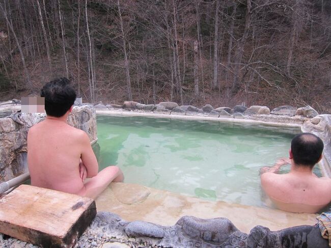 また是非行きたい秘境<br />ひと月近く前、タウシュベツ橋梁を見るために糠平温泉に泊まったのですが、その際に立ち寄ったのが幌加温泉です。残念ながら営業時間外で入れなかったのですが、高齢の女将さん姉妹がきりもりしていて、いつ営業が休止してもおかしくないと聞き、今回は泊まろうということでやってきました。