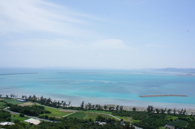 毎年バースデーは沖縄で過ごしています。<br />今年の旅は天気に恵まれて、ラッキー！<br />うりずんの季節、風薫る光眩しい沖縄をのんびりドライブ。