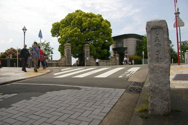 横浜山手には名所、旧跡等の見どころがたくさんあり、前回は山手の洋館をテーマにして散策しました。<br />今回は山手の石川町、元町の坂道をひたすら登り下りを繰り返し、歩くこととをテーマにしてみました。<br /><br />横浜、桜木町、関内、中華街は埋め立て地で全く坂はありませんが、元町商店街を境にして山ばかりとなります。<br /><br /><br />