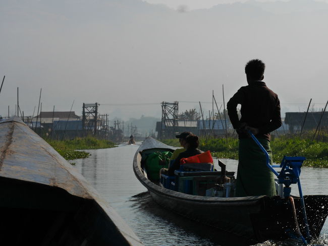 インレー湖の一人ツアー。東岸に上陸。ここはどこですか？